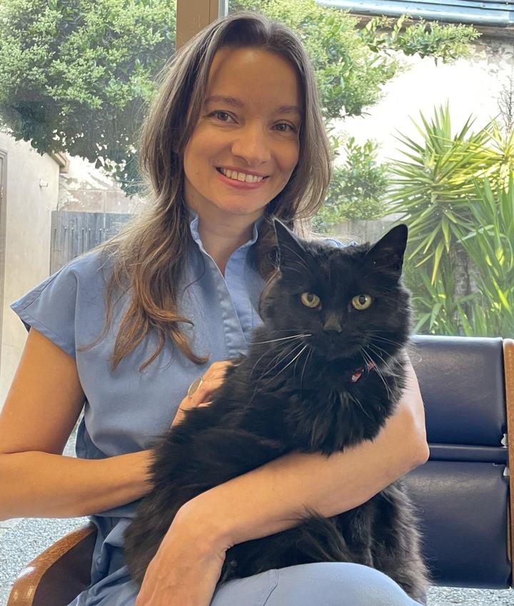 Dr. Karen Benevenuto De Souza